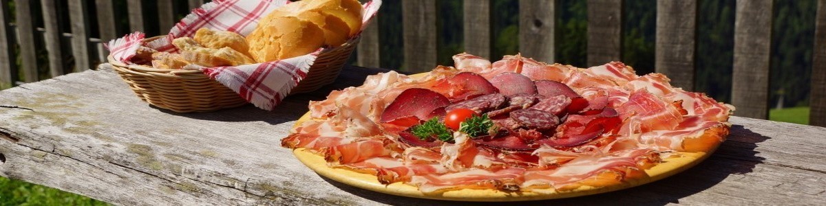Geschenkideen mit Südtiroler Salami, Speck und Schinken